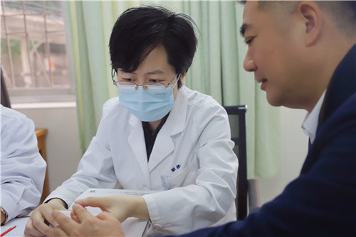 4.呼吸與危重癥醫(yī)學科 丁晶晶.jpg