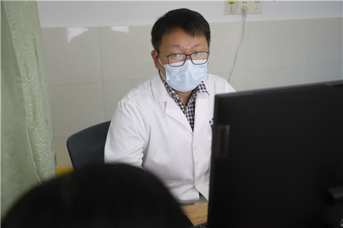 10.結直腸外科 繆驥.jpg